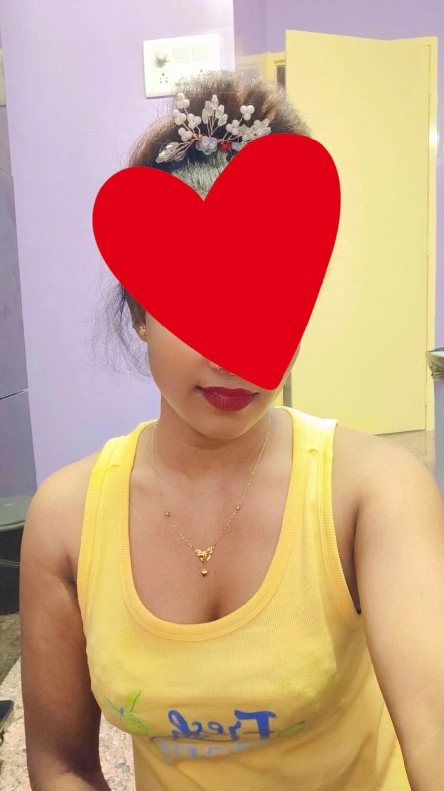 Neela – Indian masseuse in Bangalore — 2 / 8