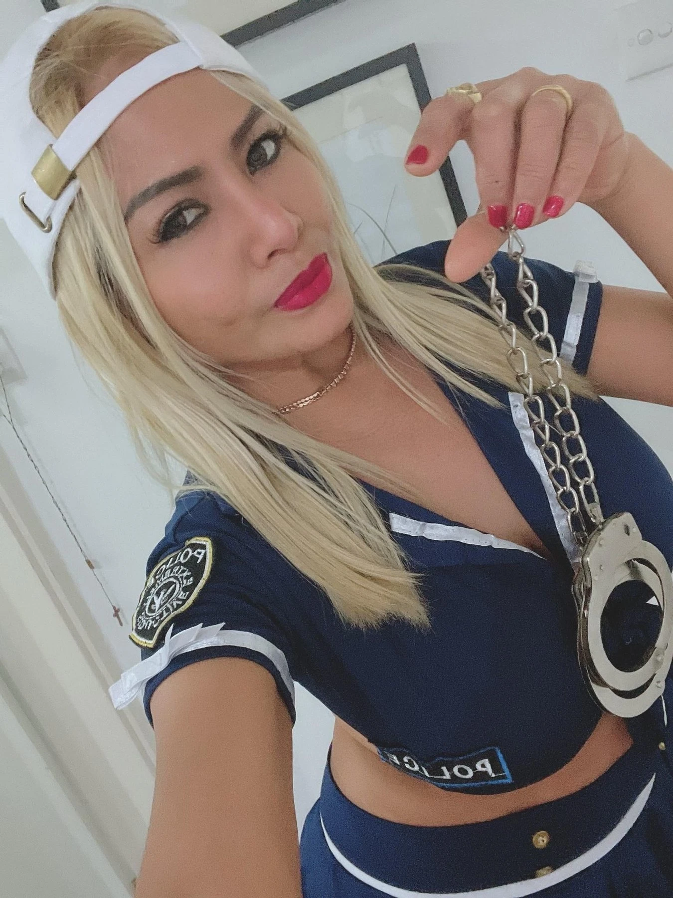 Mistress Sarahjane party girl – Filipino escort in Hong Kong — 26 / 31