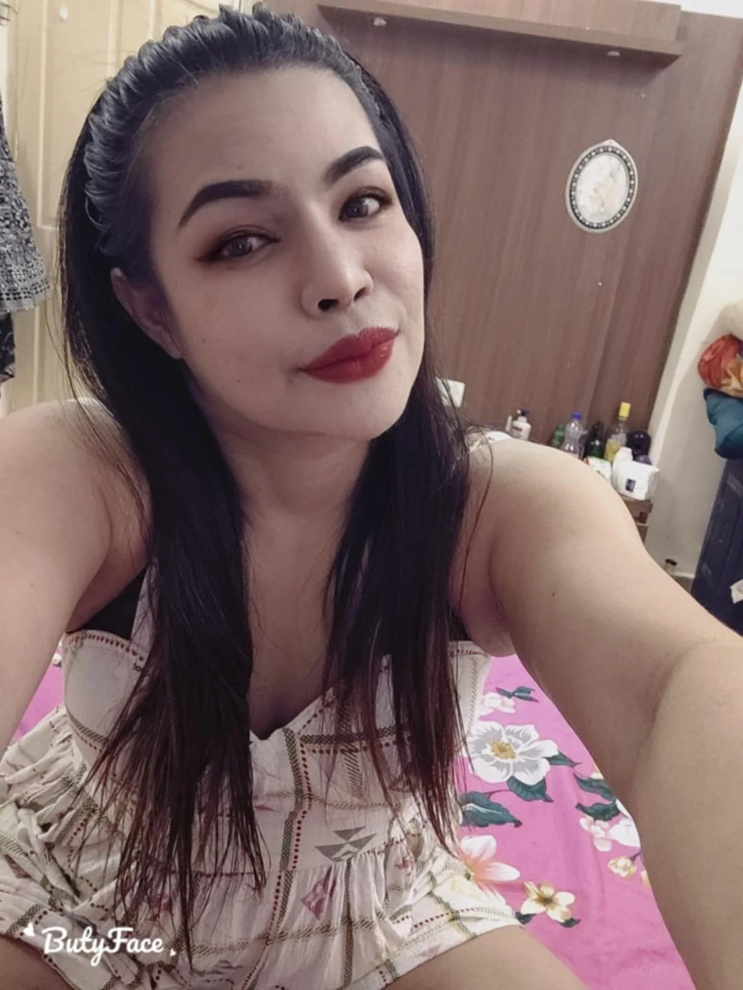 Nana – Thai masseuse in Chandigarh — 21 / 24