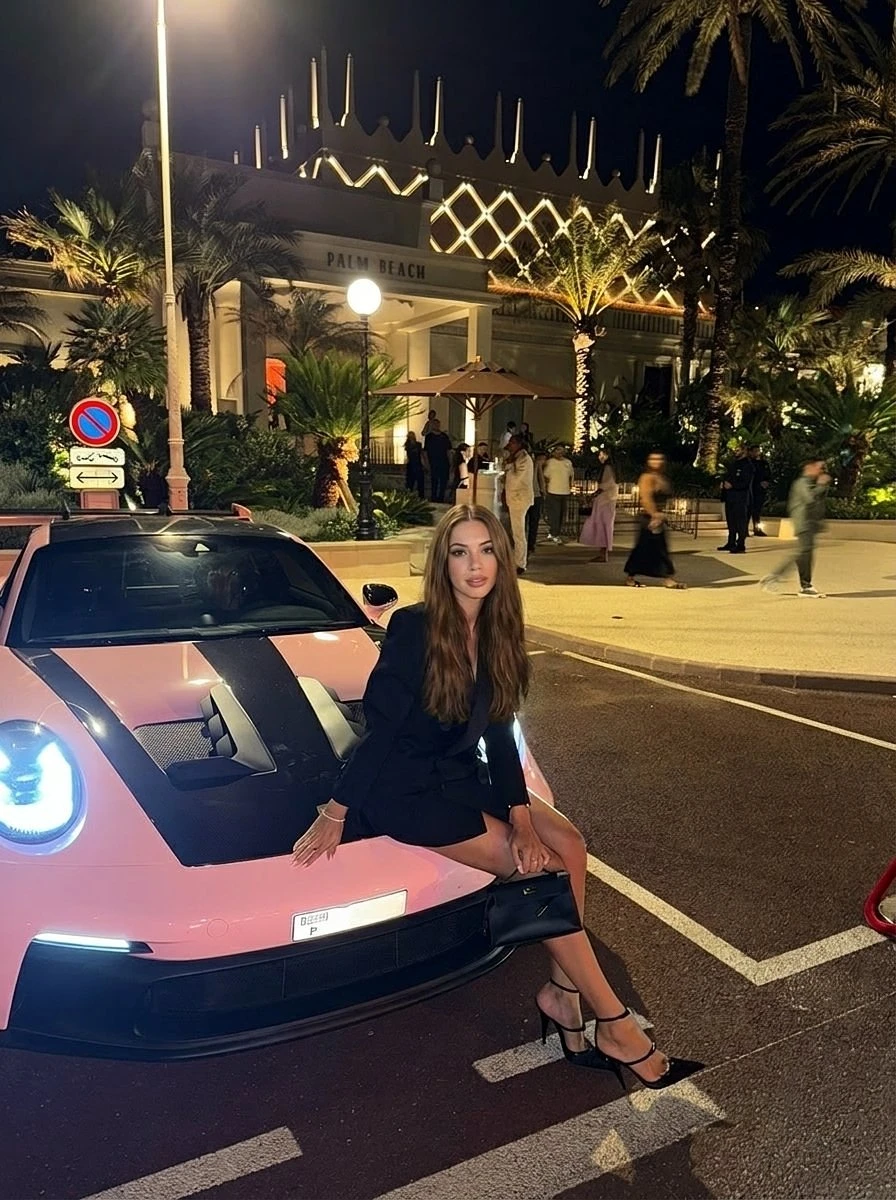 Olga Perfect Butt – Ukrainian escort in Hong Kong — 6 / 7