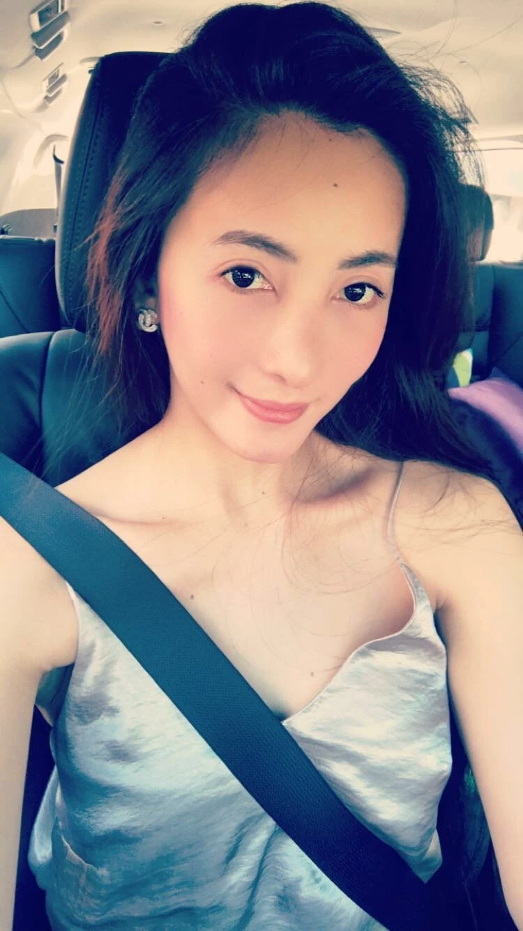 Inah Yahyah – American escort in Hong Kong — 10 / 19