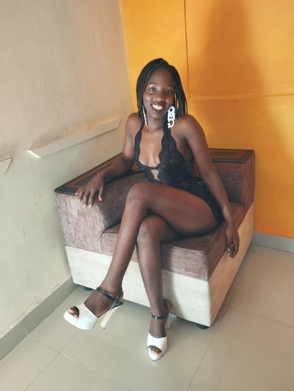 Kelly Channai – Angolan escort in Chennai — 5 / 7