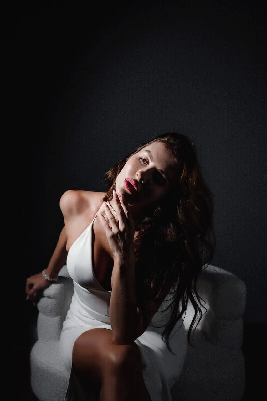 Luna Bliss Guide – Russian escort in Hong Kong — 5 / 8