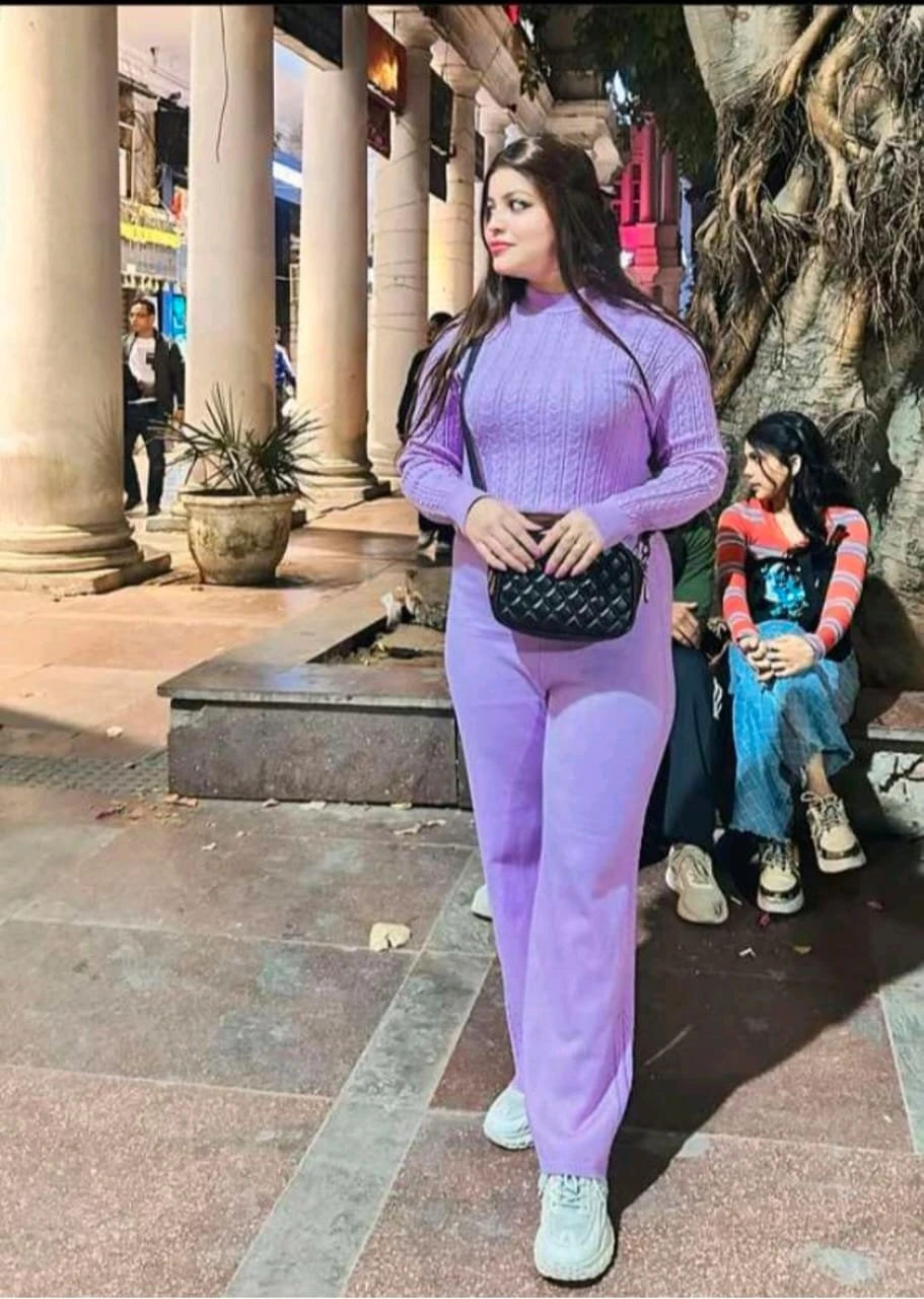 Priya Patel – Indian escort in Bangalore — 2 / 3