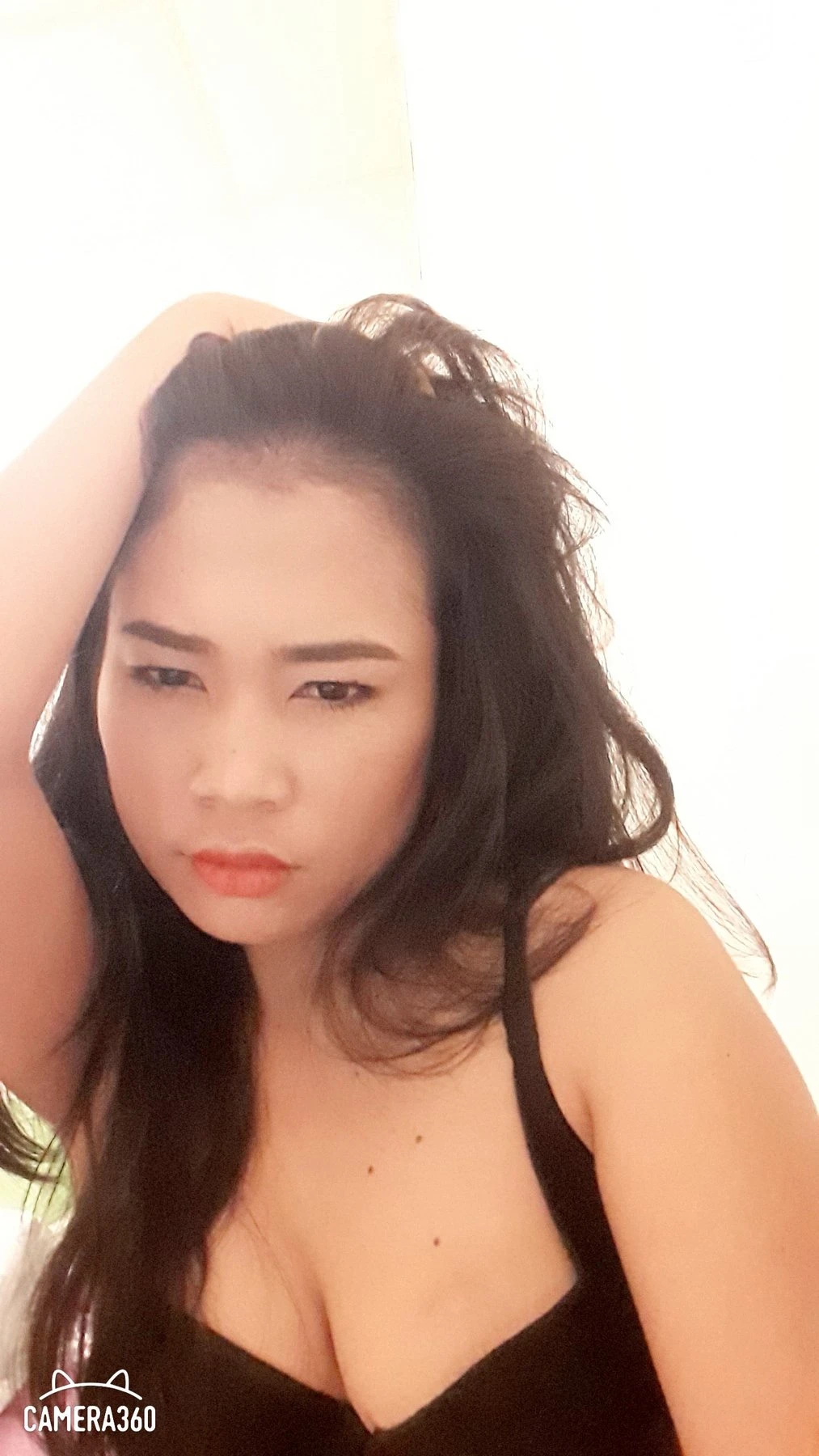 Wipathai – Thai escort in Hong Kong — 2 / 3