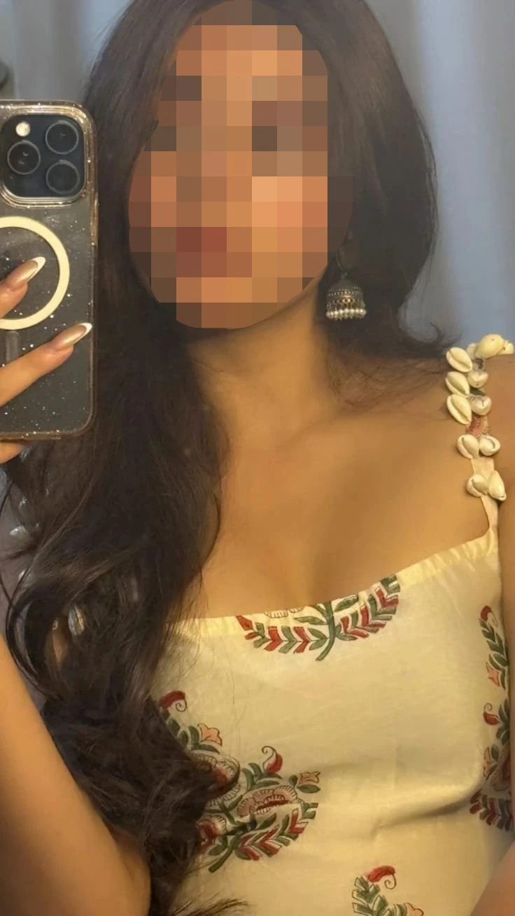 Salini Cam Show and Real Meet – Indian escort in Ahmedabad — 3 / 5