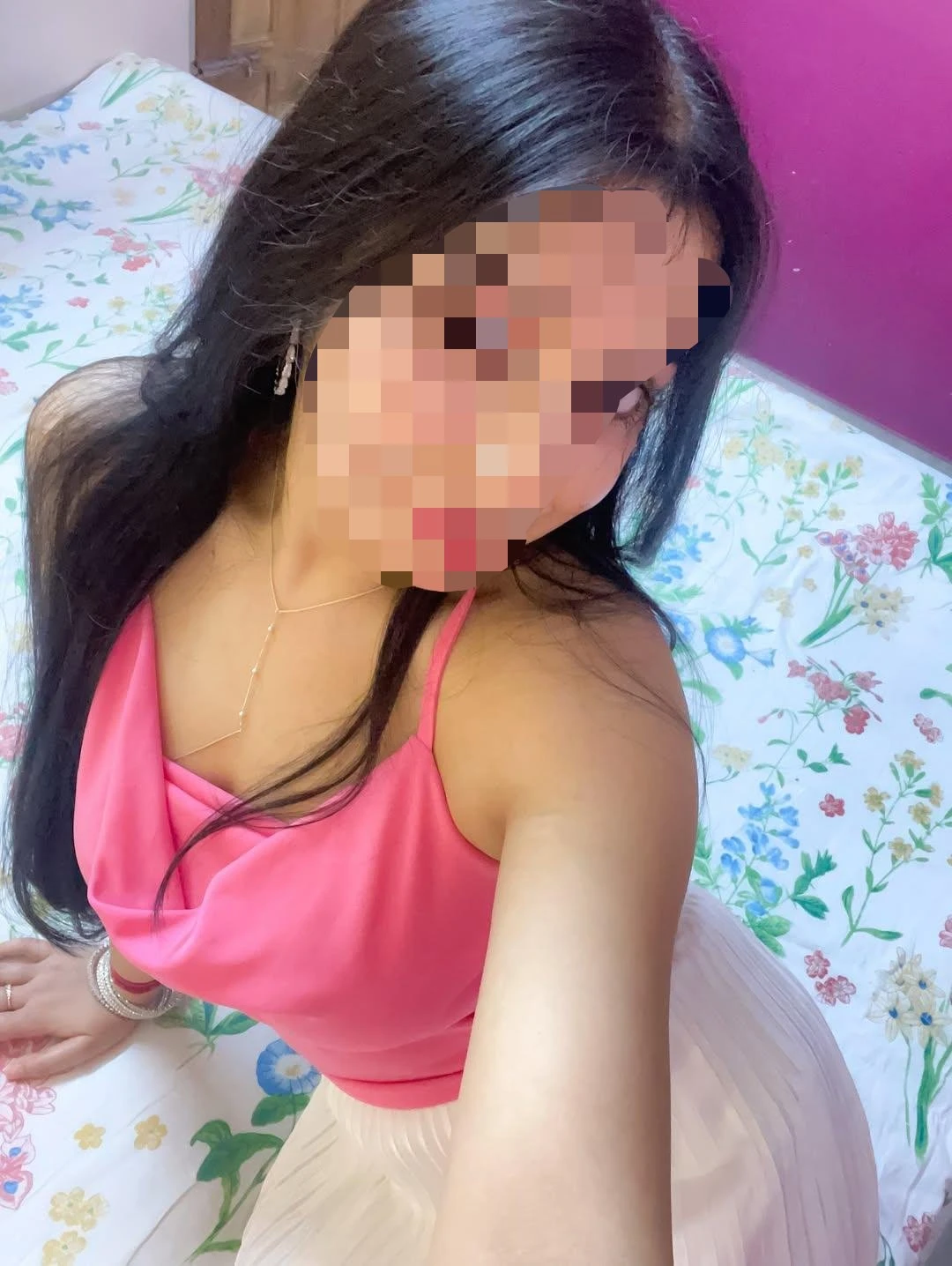 Charming Nisha – Relaxed & Friendly Vibe – Indian escort in Chennai — 1 / 4