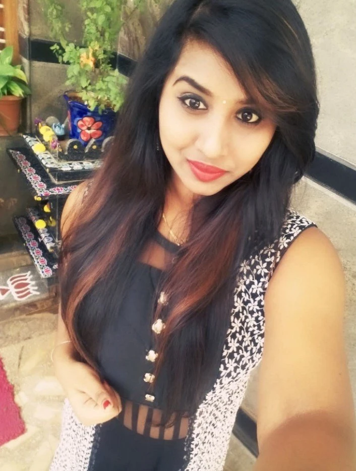 Cash Inhand Doorstep Delivery It's Naina – escort in Bangalore — 3 / 4