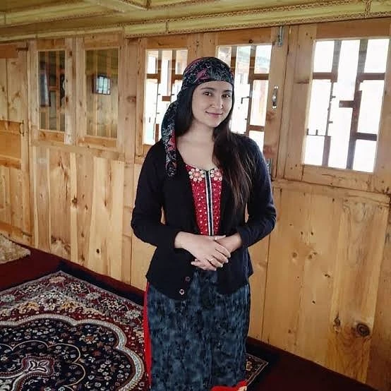 Diksha – Indian escort in Chandigarh — 1 / 4