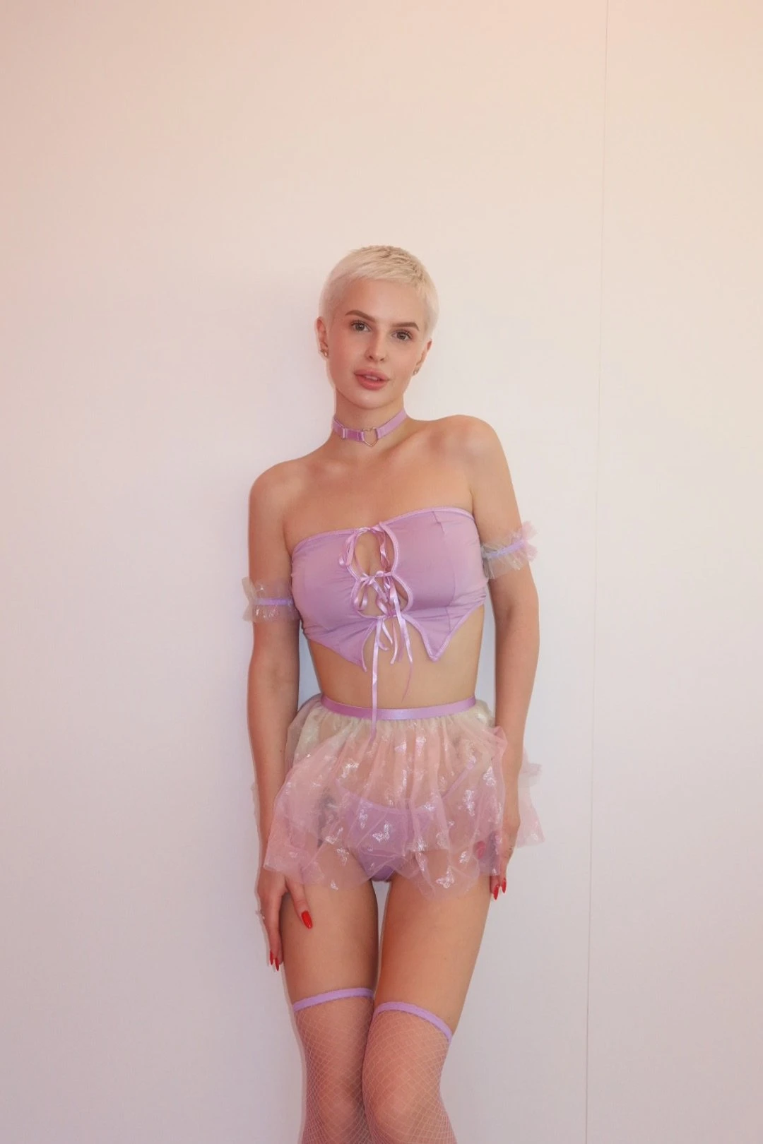 Eliz Benson – Russian escort in Hong Kong — 11 / 16