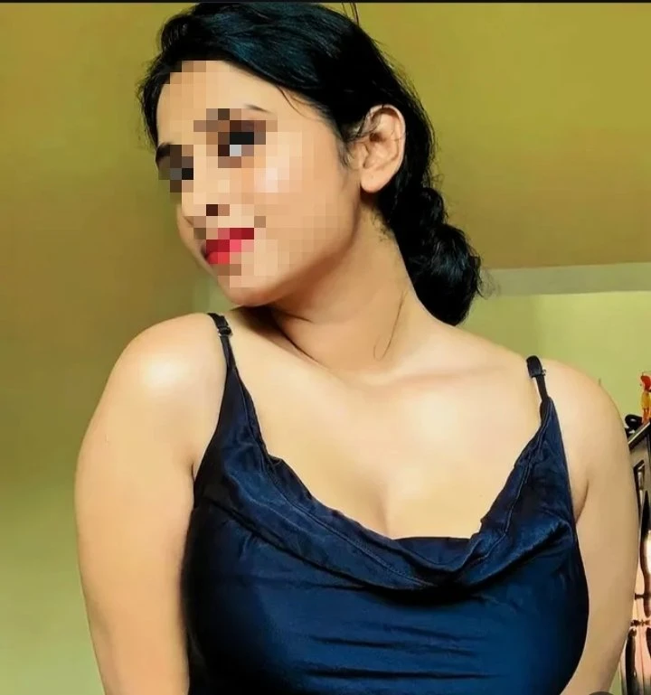 Priya – Indian escort in Chennai — 3 / 4