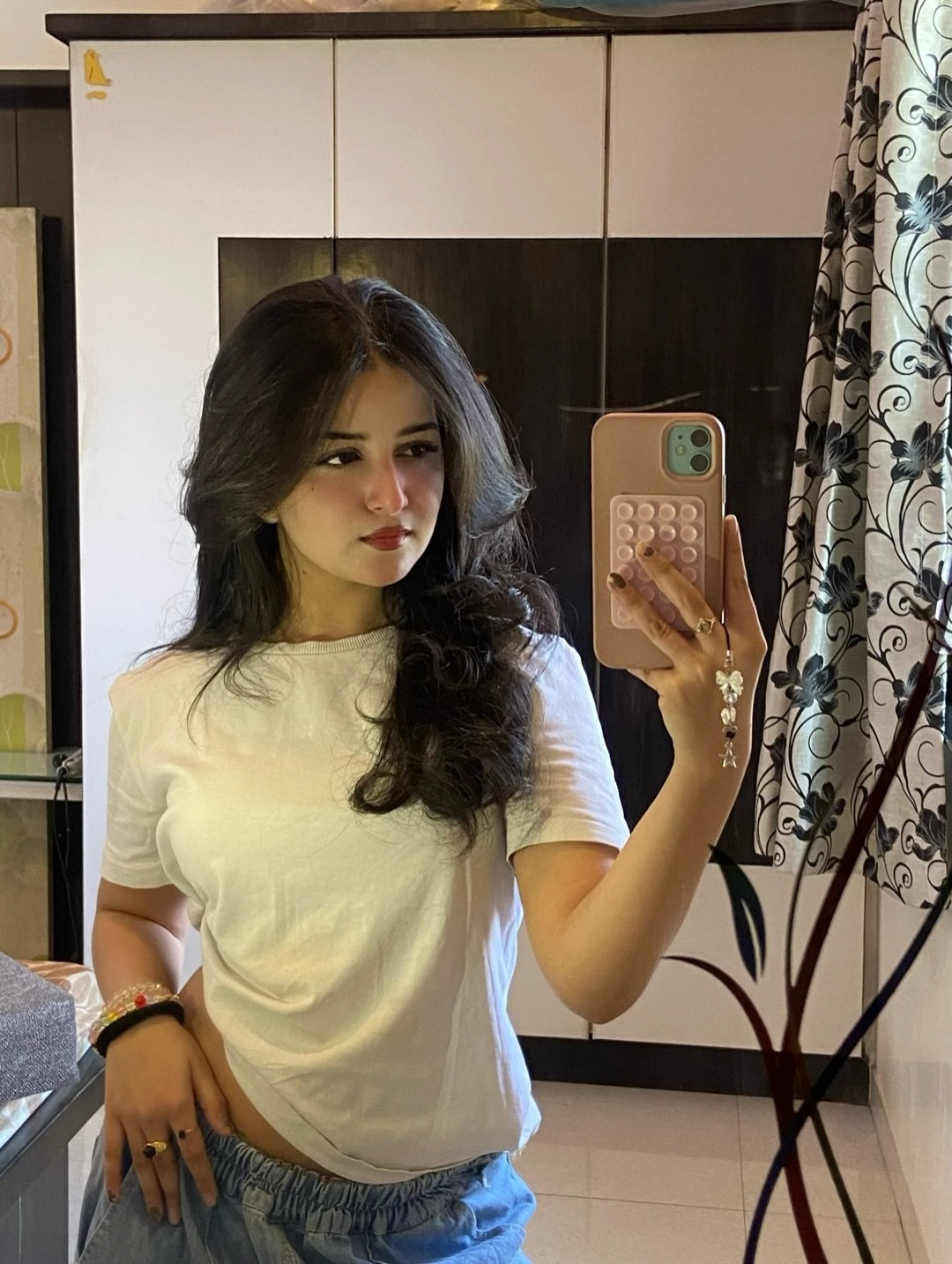Anushka – Indian escort in Ahmedabad — 2 / 4