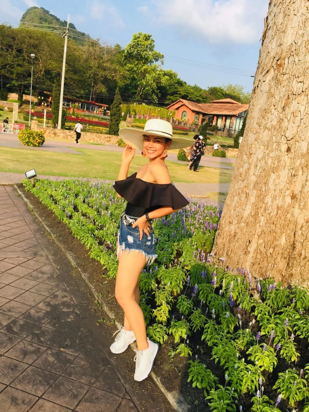 Alice PNP – Cambodian escort in Phnom Penh — 10 / 23