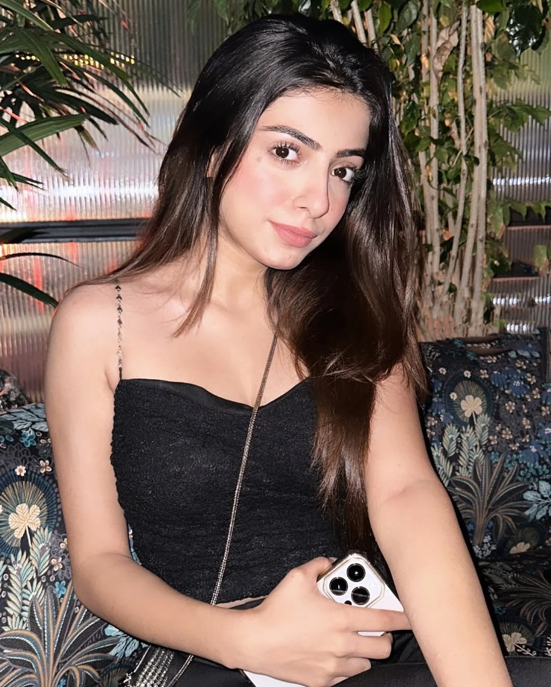 Kanika Sharma – Indian escort in Guwahati — 2 / 3
