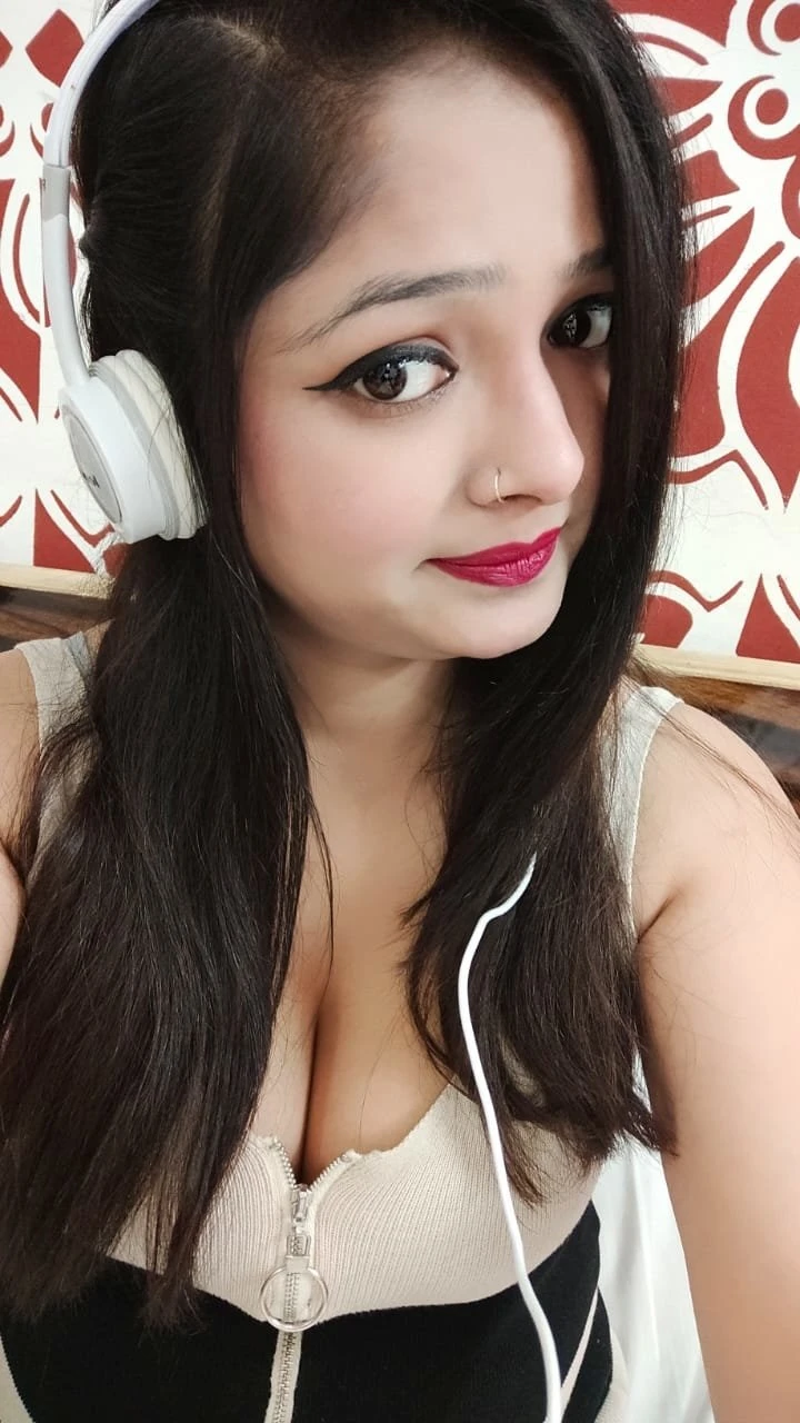 Riya Here Available 4 Few Days @15000 – Indian escort in Candolim, Goa — 3 / 6