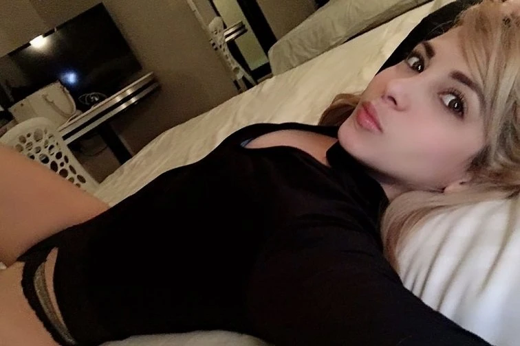 Star – Colombian escort in Hong Kong — 11 / 16