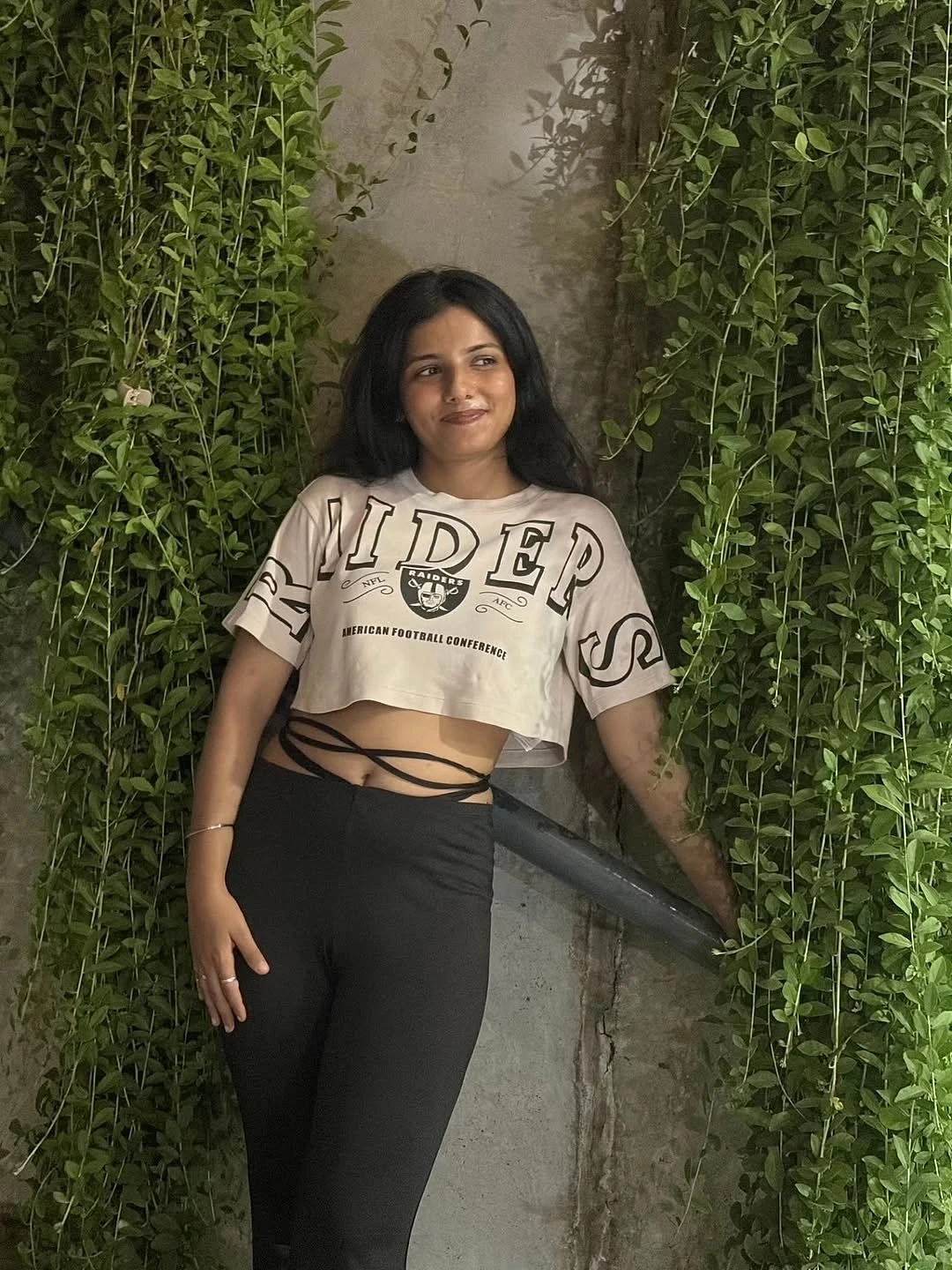 Vanshika – Indian escort in Ahmedabad — 4 / 5