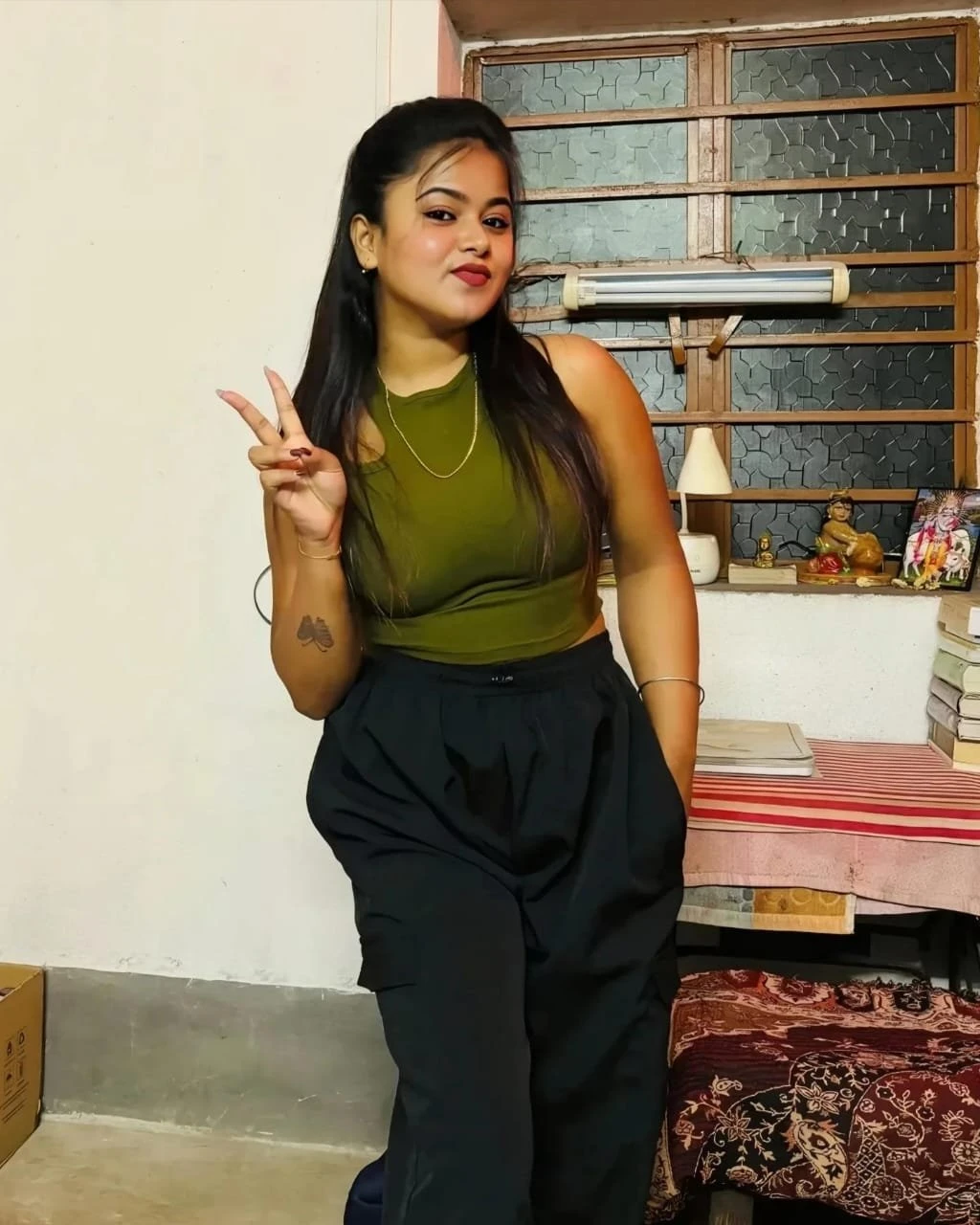 Sneha sharma – Indian escort in Bangalore — 4 / 5