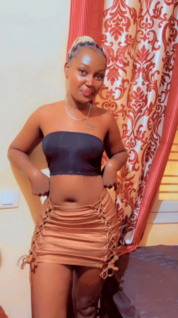 Paula – Kenyan escort in Bangalore — 2 / 4