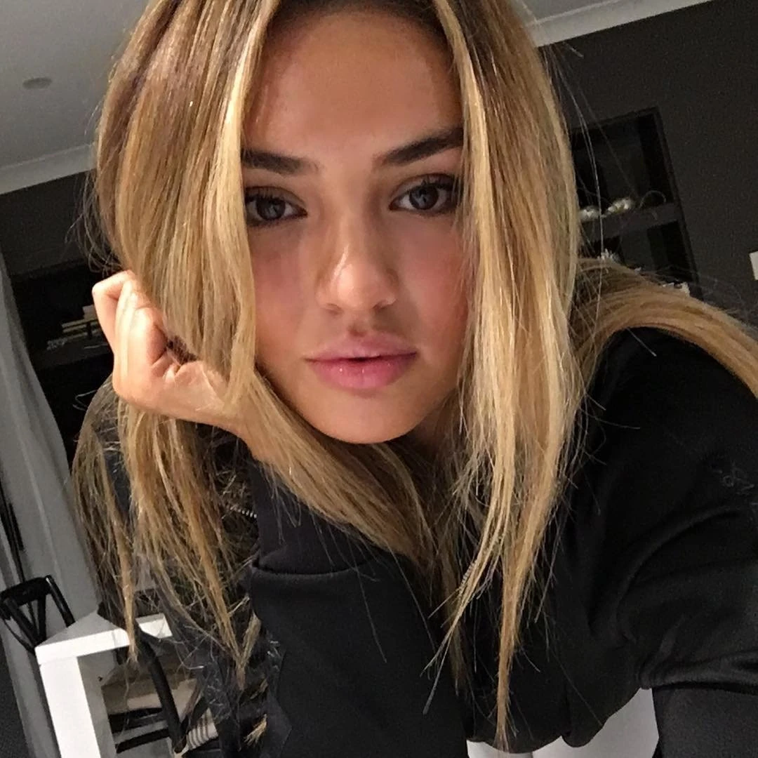 Meagan – Russian escort in Hong Kong — 5 / 9