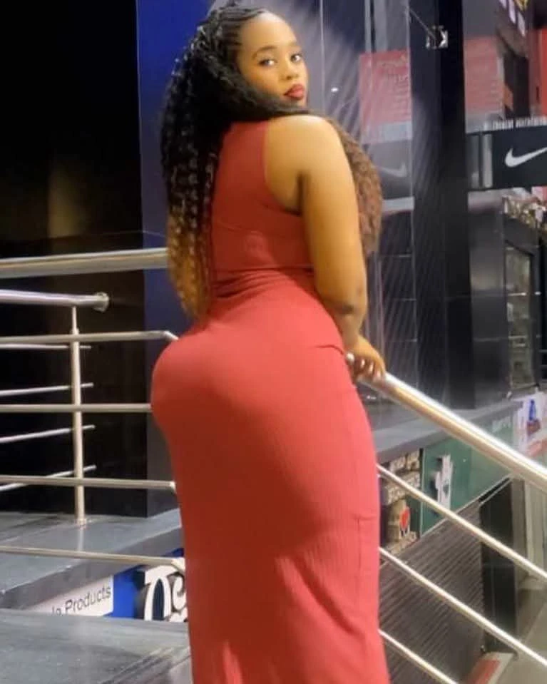 MImi V&A waterfall +91//914855//3209 – escort in Bangalore — 5 / 8