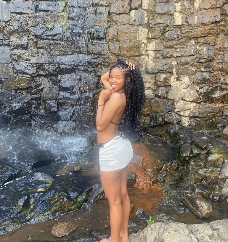 Sexyhappy – South African escort in Chandigarh — 2 / 4