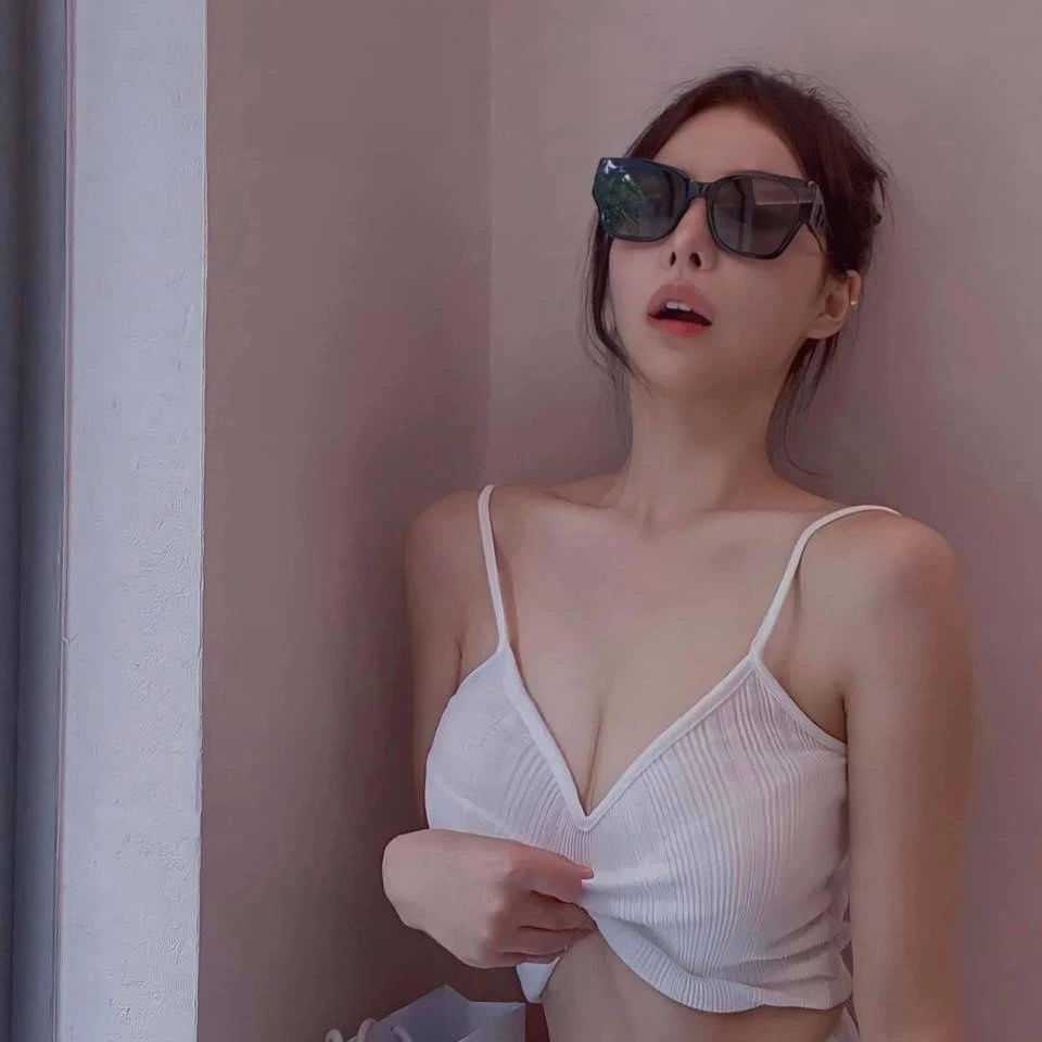Real Kim – South Korean escort in Hong Kong — 5 / 11