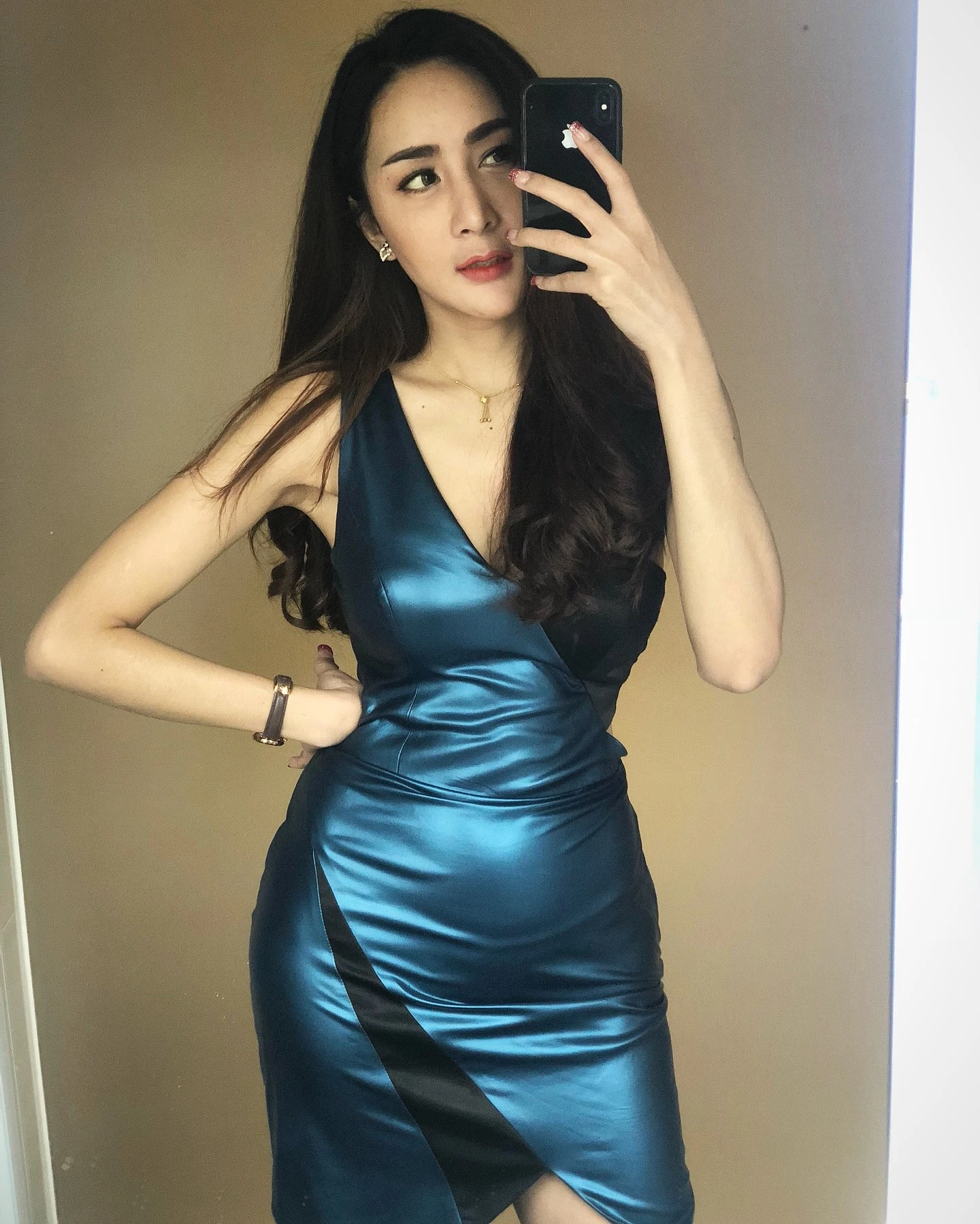 Zeesha – Thai escort in Hong Kong — 9 / 10