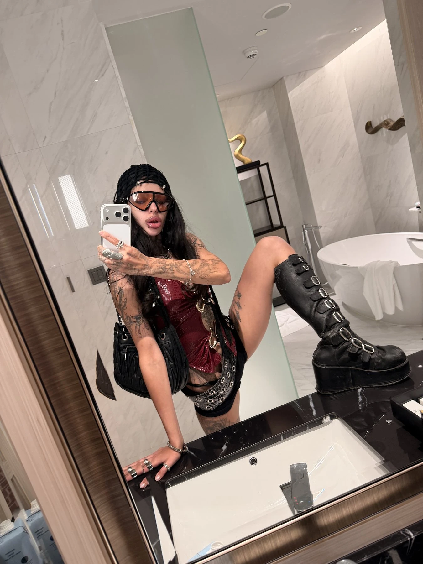 Ayesha Boo – escort in Hong Kong — 3 / 13
