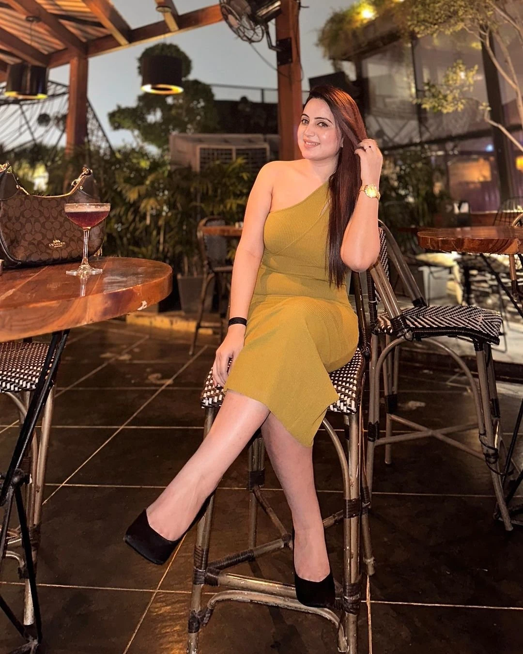 Ashmita – Indian escort agency in Bangalore, Escort, Banga