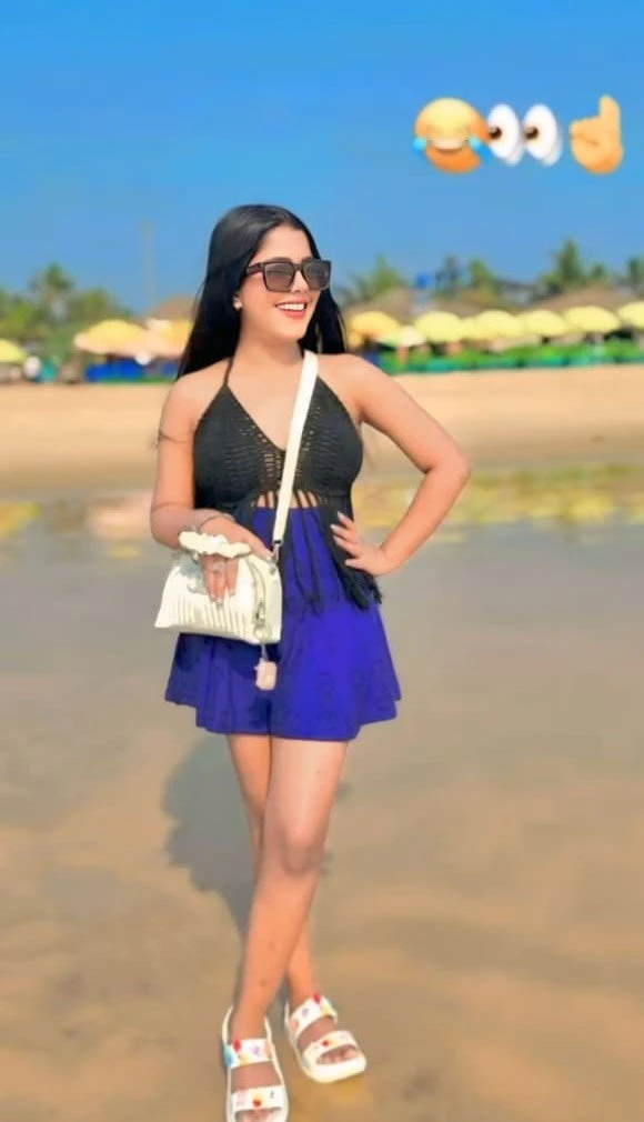 Aysha Angle – Indian escort in Ahmedabad — 5 / 13