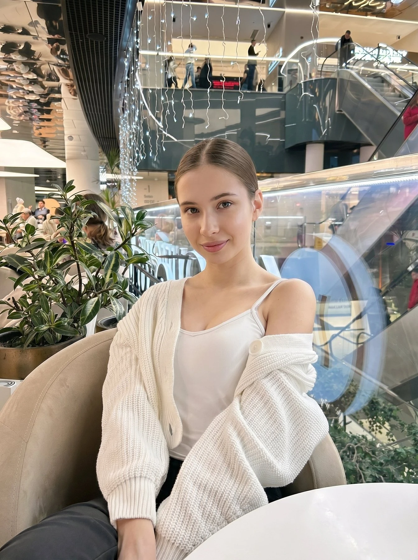 Ariana Stretch Star – Russian escort in Hong Kong — 3 / 7
