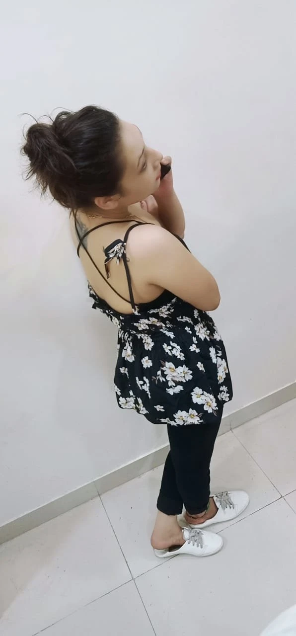 Sophia Only for Webcam – Indian escort in Bangalore — 1 / 5