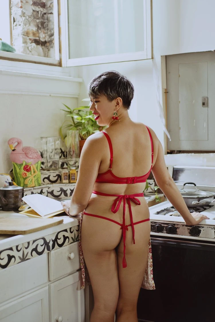Josie Qu – Chinese escort in Hong Kong — 2 / 9