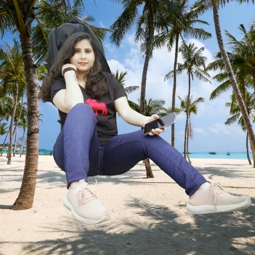 Radhika Most Popular Bangalore Call Girl – Indian escort in Bangalore — 2 / 8