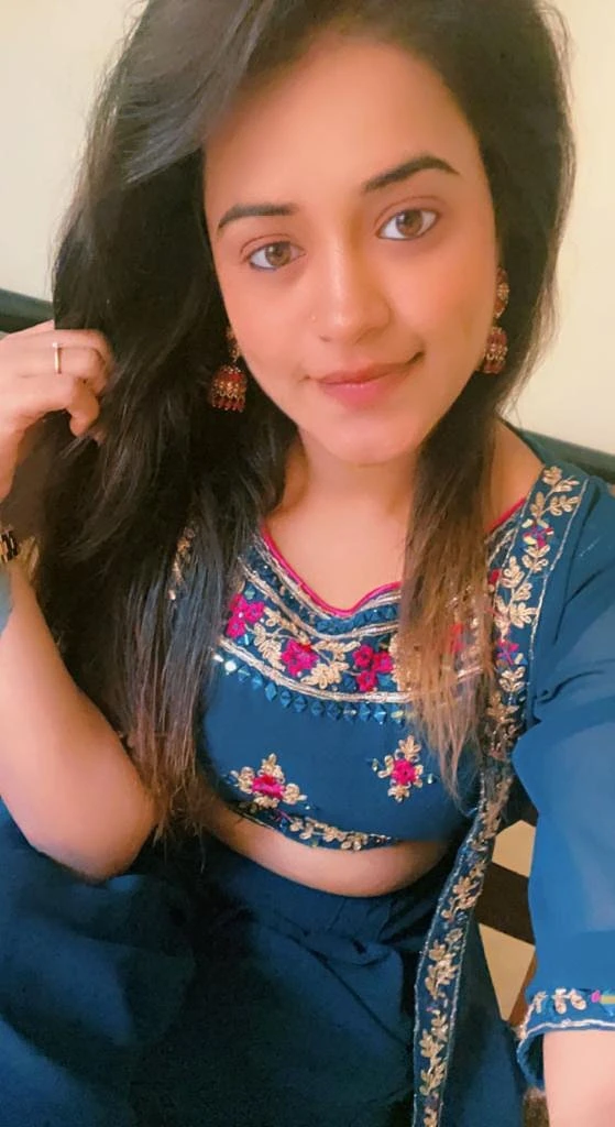 Komal ( Cam Show & Real Meet) – Indian escort in Bangalore — 3 / 4