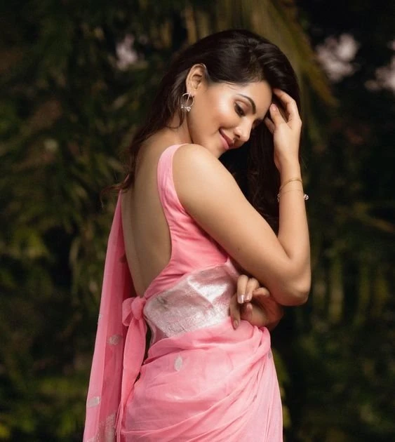 Uttara Call Girl Agent – Bangladeshi escort in Dhaka — 5 / 7