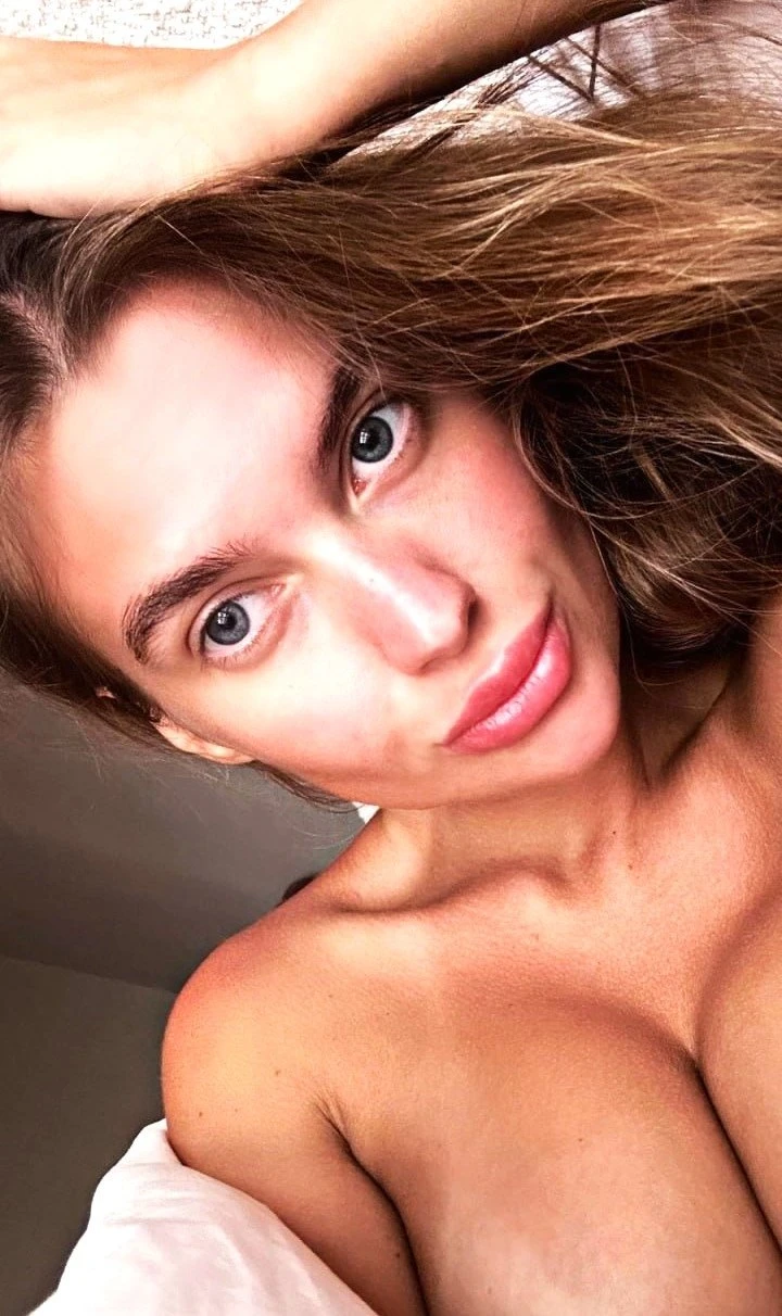 Penny Filth Fanatic – Russian escort in Hong Kong — 8 / 9