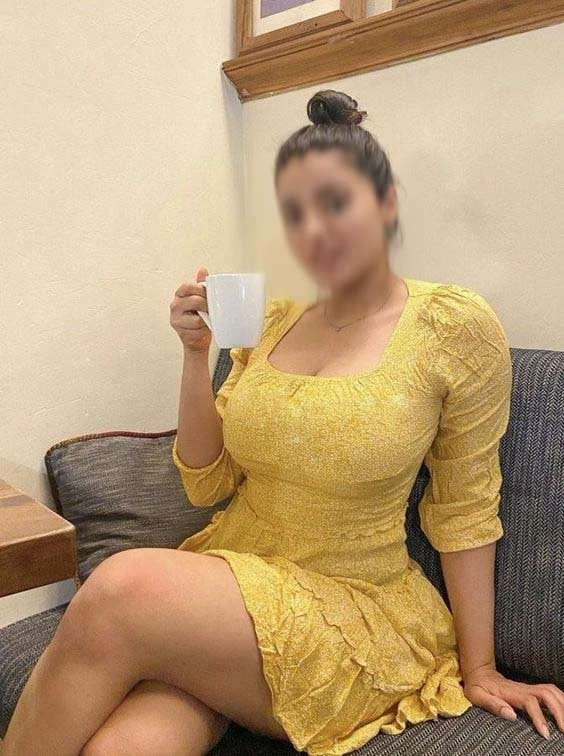 Khushbu Yadav – Indian escort in Ahmedabad — 1 / 2