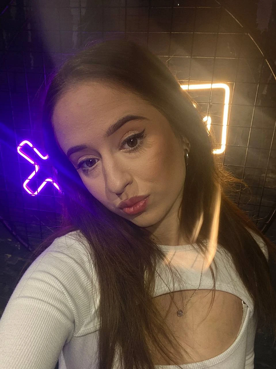 Viktoria Bound Beauty – Ukrainian escort in Hong Kong — 5 / 12