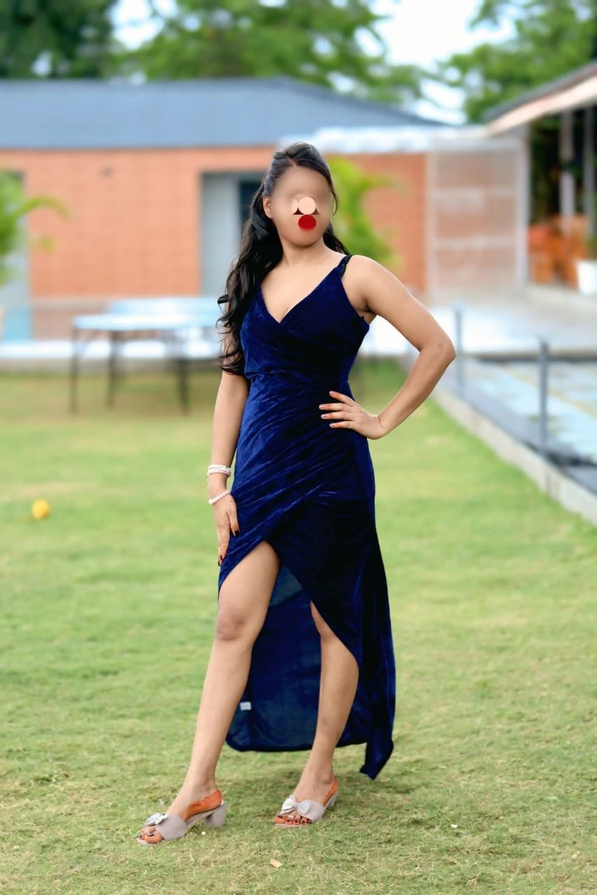 Hot Wife Kavita Singh – Indian escort in Ahmedabad — 3 / 17