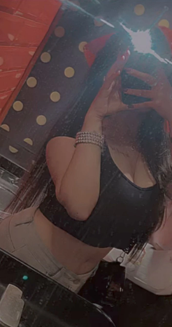 Real Meet and Cam – Indian escort in Chennai — 3 / 4