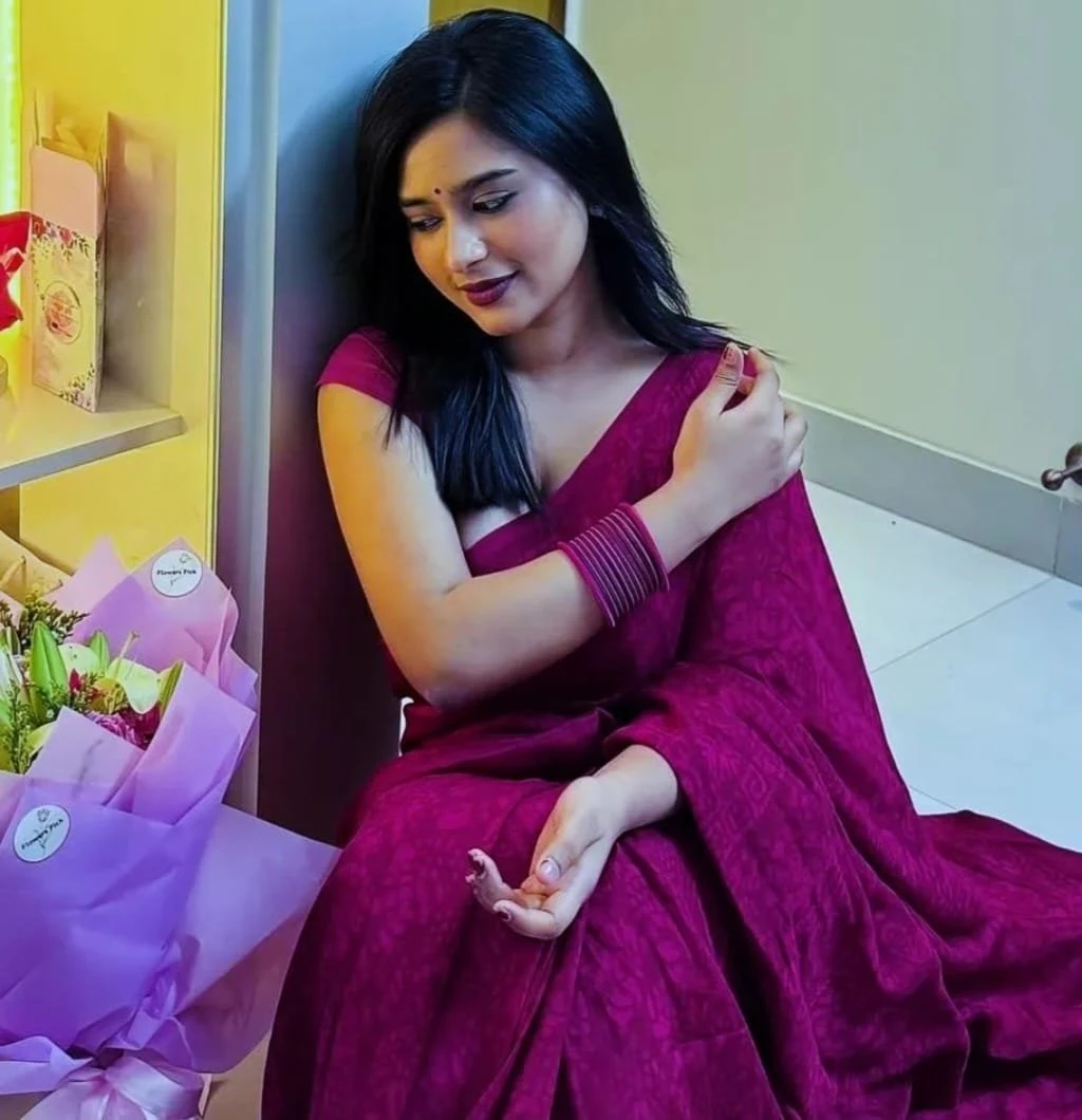 Riya – Indian escort in Chennai — 1 / 4