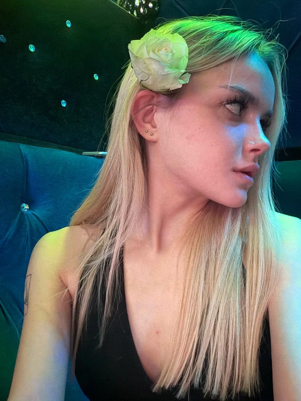 Ariel Facial Target – Russian escort in Hong Kong — 6 / 9
