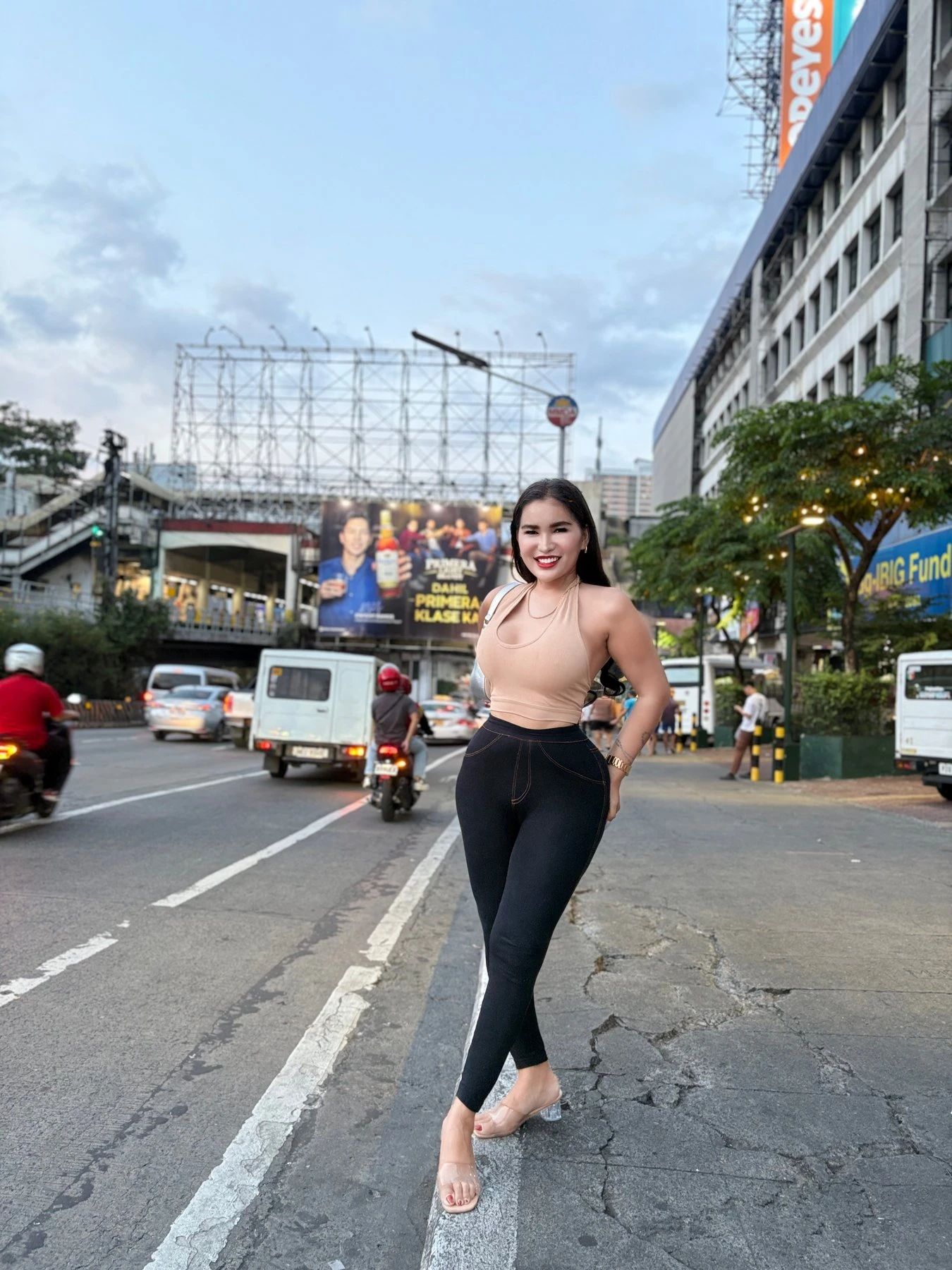 Alexa22 – Filipino escort in Hong Kong — 4 / 12