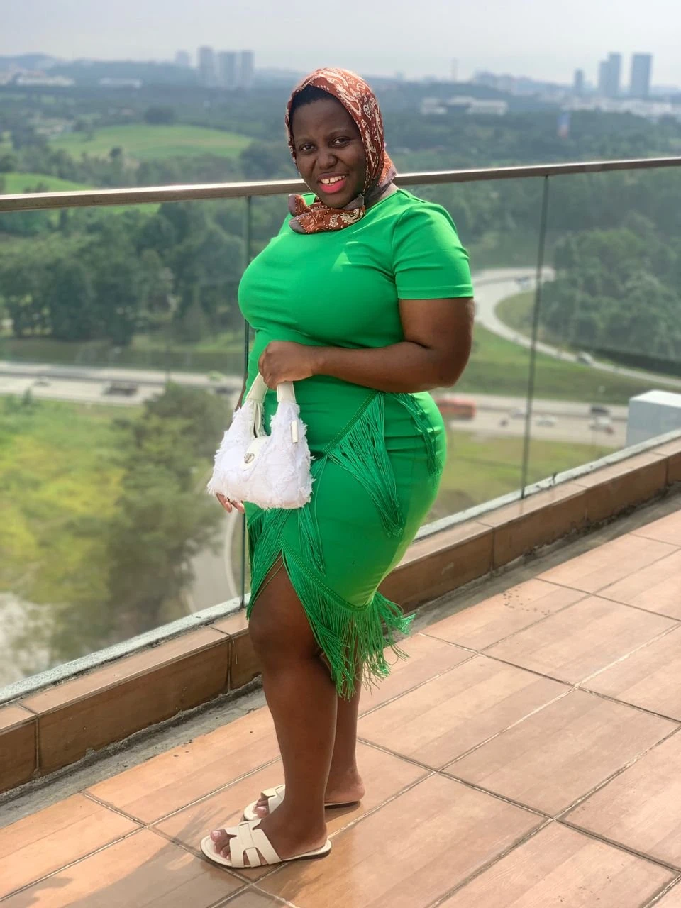 Eliza – Zimbabwean adult performer in Hong Kong — 3 / 5