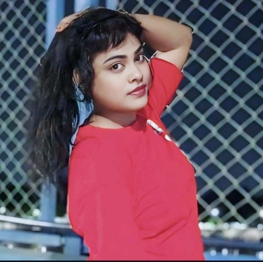 Mahi Roy – Indian escort in Ahmedabad — 2 / 4