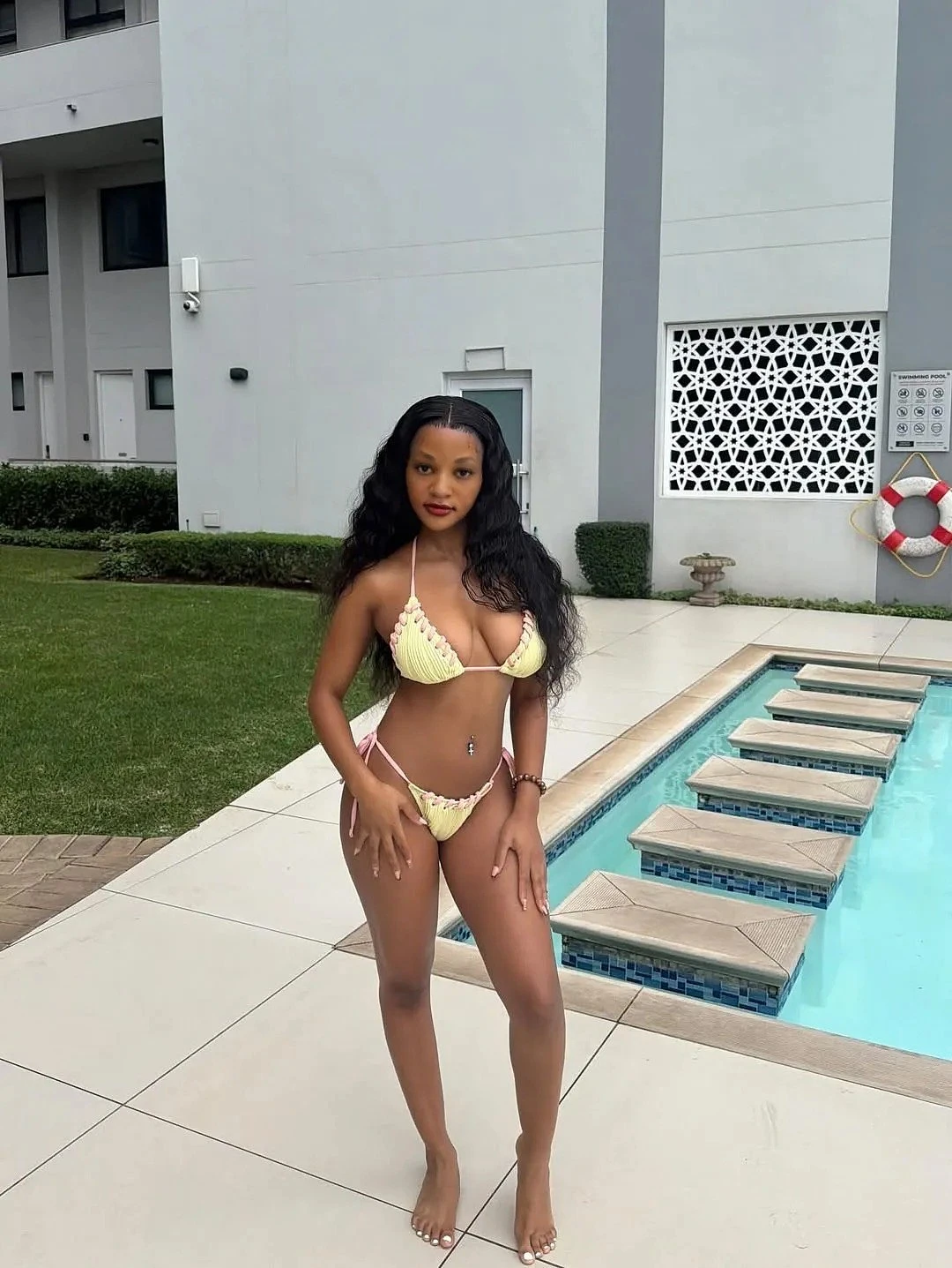 Veronica – South African escort in Gurgaon — 4 / 5