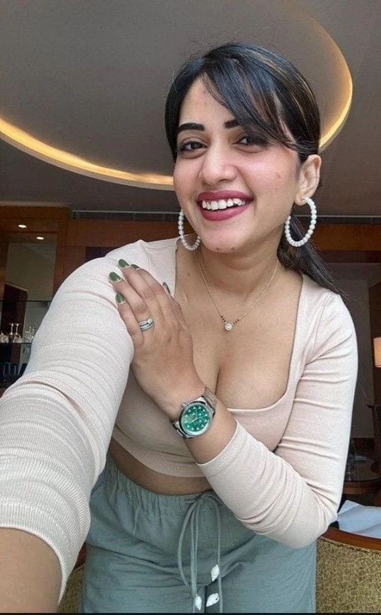 Aayushi – Indian escort in Candolim, Goa — 3 / 4
