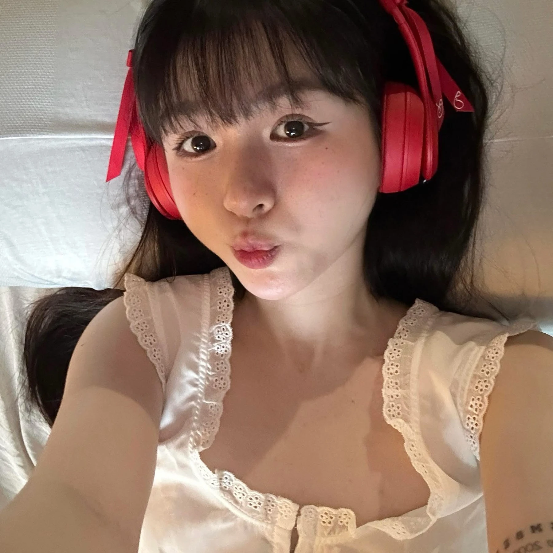 Stella Belinda – Vietnamese escort in Tirana — 2 / 5